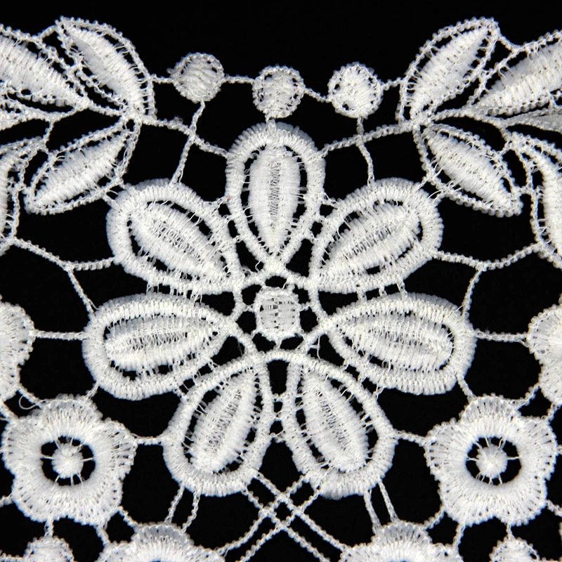 19cm Vivid Plants Pattern Graceful Curve Milk yarn Collar Lace