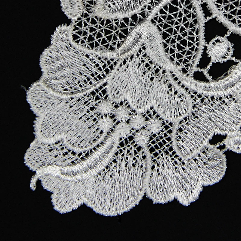16cm Gentle V Shaped Assorted Leafs and Flowers Pattern Collar Lace