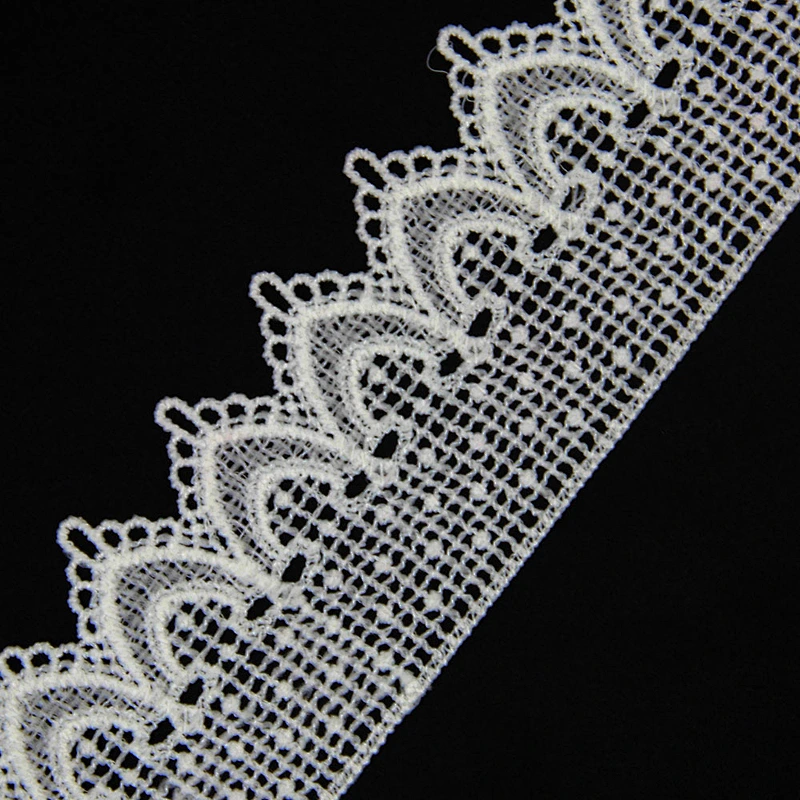 Gentle Floral shaped Vivid ornament 6cm Milk Yarn Lace