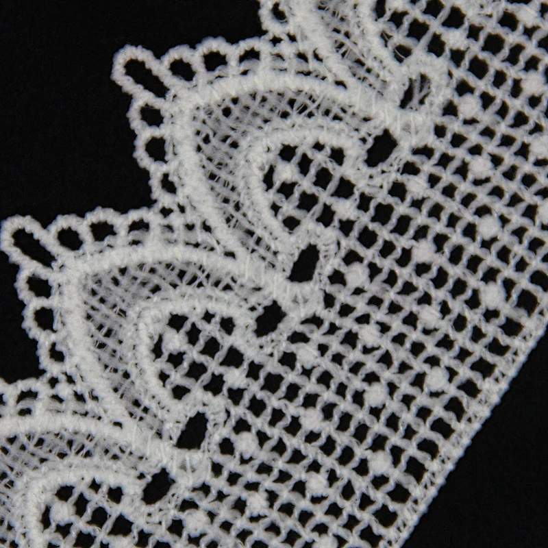 Gentle Floral shaped Vivid ornament 6cm Milk Yarn Lace