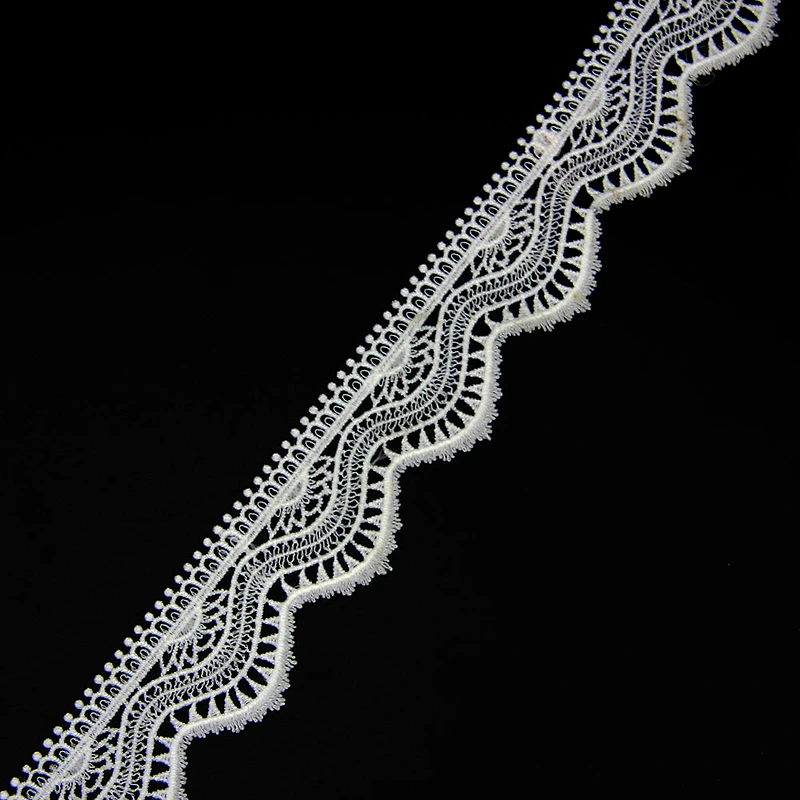 6cm Wave Shaped Vivid Decorative Pattern Milk Yarn Lace