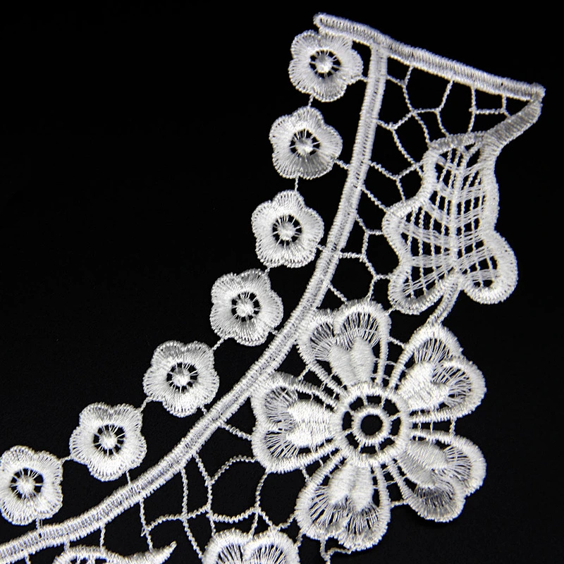 Assorted Gentle Flowers Pattern 18cm Collar Polyester Lace