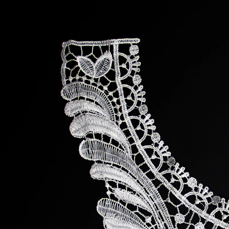 16cm Gentle V Shaped Assorted Leafs and Flowers Pattern Collar Lace