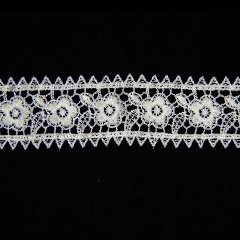 Gentle Flower Pattern 4cm Polyester Embroidery Lace