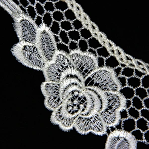 12cm Embroidery V Shaped Sweet Flower Collar Lace