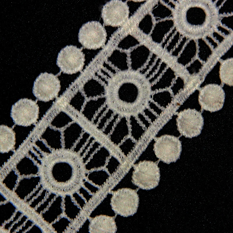 4.5cm New Style Mixed Round and Square Pattern Milk Yarn Lace
