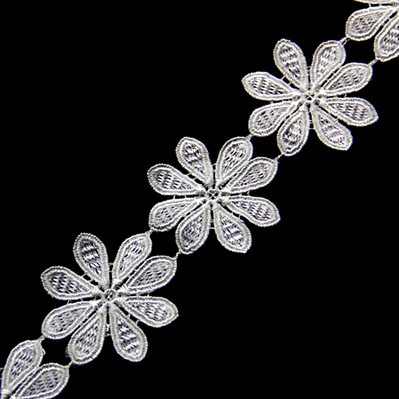 8cm Mesh Embroidery Chemical Bridal Lace with Fresh Design