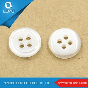 Good Quality Conventional White Decorative Clothing Buttons