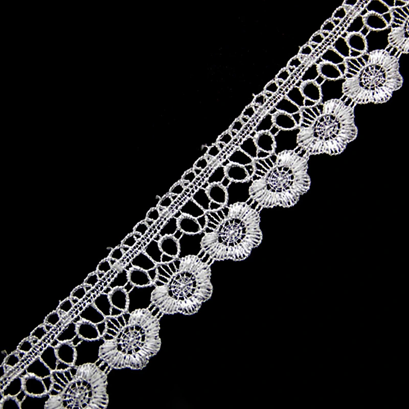 3.5cm Fashionable Design Embroidery Chemical Lace Fabric