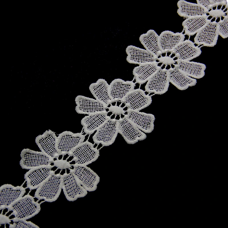 8cm Mesh Embroidery Chemical Bridal Lace with Fresh Design