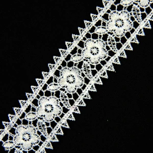 Gentle Flower Pattern 4cm Polyester Embroidery Lace