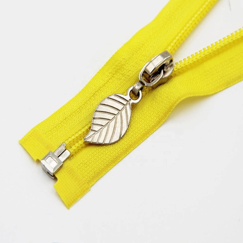Fashion apparel nylon zipper decorative zippers with decorative pulls