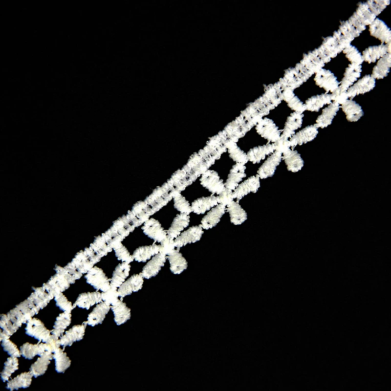 2cm Fresh Flowers Pattern Coat Milk yarn Chemical Lace