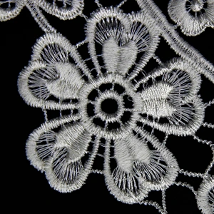 Assorted Gentle Flowers Pattern 18cm Collar Polyester Lace