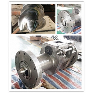 Hot feed rubber extruder screw and barrel