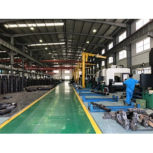 Extrusion screw and barrel