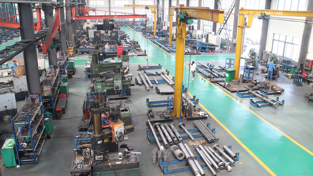 extrusion screw and barrel, E.J.S INDUSTRY CO., LTD makes them day in and day out, with 400 dedicated full time workers, always ready to get your screws and barrels made.