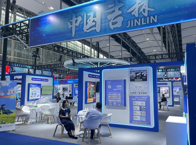 Jinsai hollow nanofiltration (nf) membrane water purifier participated in China International Small & Medium Enterprises Fair