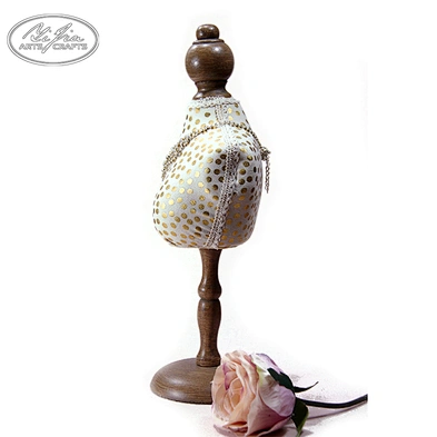Fashion customized elegant wooden necklace display mannequin busts jewelry display