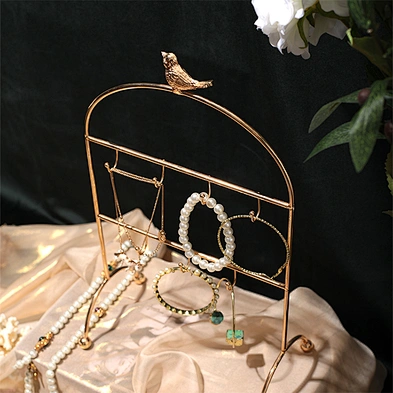Metal jewelry display racks golden retro creative metal jewelry bracelet display stands with bird decoration
