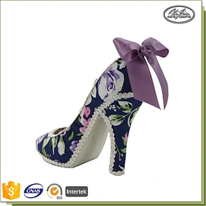 Wholesale pink flower high heel shoe shaped ring display stand holders