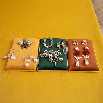 Colorful jewelry rack creative ornaments jewelry shop shooting props flannel jewelry earrings storage display board holder