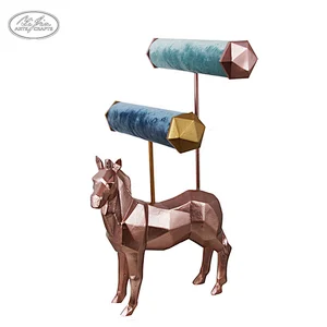 Customized decoration animal shaped T-bar jewelry display