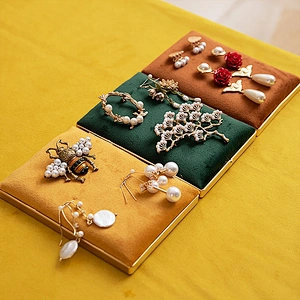 Colorful jewelry rack creative ornaments jewelry shop shooting props flannel jewelry earrings storage display board holder