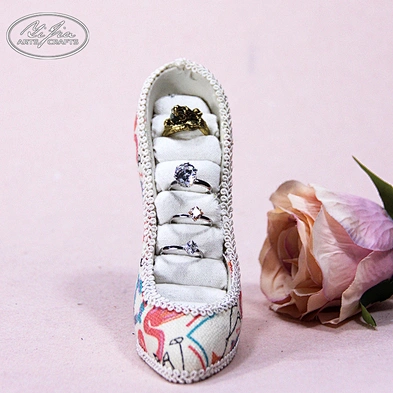 Customized Shoes Shaped Jewelry Display Stand Ring Ornament Holder