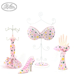 Custom wholesale resin pink high heels shoe shaped jewelry ring display manufacturers