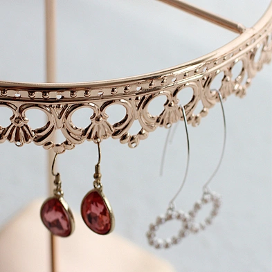 Vertical European Retro Princess Crown Earring Display Rotating Metal Jewelry Necklace Display Stands
