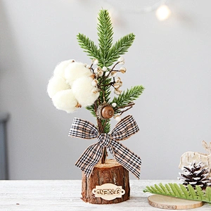 New Christmas Table Decoration Pine Needle Simulation Tree Mini Christmas Tree With Linen Pine Cones Red Berries