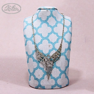 Wholesale Customized Jewelry Display Bust Pink Mannequin Necklace Holder Stand
