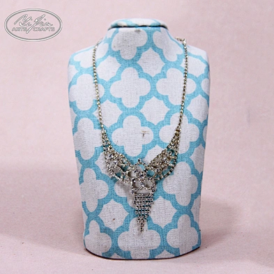 Wholesale Customized Jewelry Display Bust Pink Mannequin Necklace Holder Stand