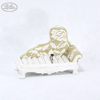 Customized mini gold lace fabric covered wooden jewelry mannequin displays set
