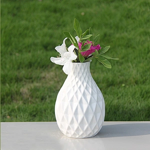 Custom white home decoration ceramic vase crafts