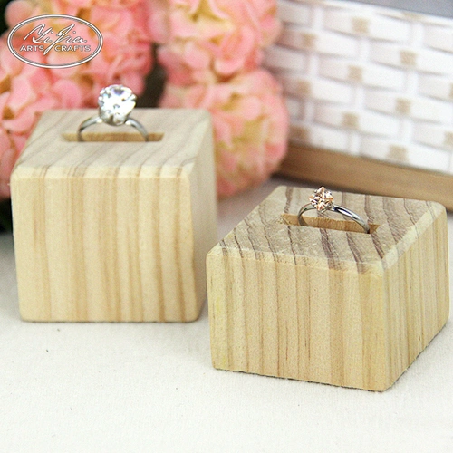 Customized small cute wooden jewelry diamond ring holder