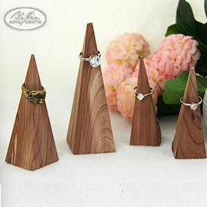 Customized Simple Style Mini Wooden Jewelry Ring Display