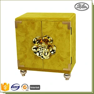 Customized vintage rectangular velvet jewelry box
