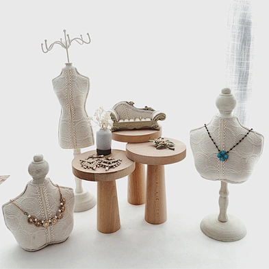 Fashion decor window display jewelry holder lace bust shaped jewelry necklace stand