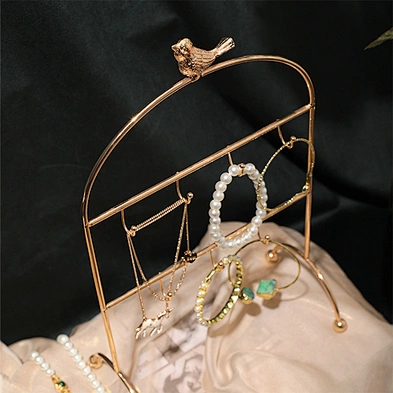 Metal jewelry display racks golden retro creative metal jewelry bracelet display stands with bird decoration