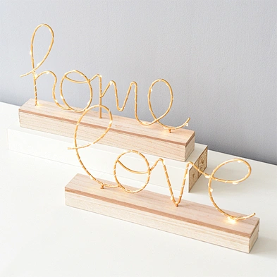 Home Decoration Letter Sign Metal Frame Night Light Alphabet Shaped Battery Operated Night Light For Fun Birthday Present