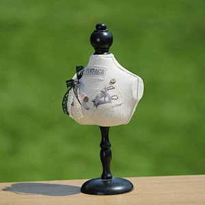 Excellent Service Mannequin Exhibitor Jewelry Hot Selling Wooden Watch Jewelry Display Neck Stands Bracelet Bar Jewelry Display