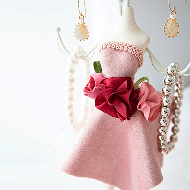 Fashion Pink Series Jewelry Display Stand Including Resin Jewelry Doll, Flannel BoxJewelry Box, High Heels Ring holder