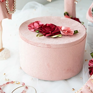 Fashion Pink Series Jewelry Display Stand Including Resin Jewelry Doll, Flannel BoxJewelry Box, High Heels Ring holder