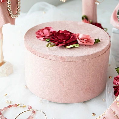 Fashion Pink Series Jewelry Display Stand Including Resin Jewelry Doll, Flannel BoxJewelry Box, High Heels Ring holder