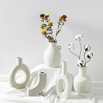 Wholesale Decoration Nordic Vase Ceramic White Pigment Burning Creative Gift Ceramic Vase For Home Decor