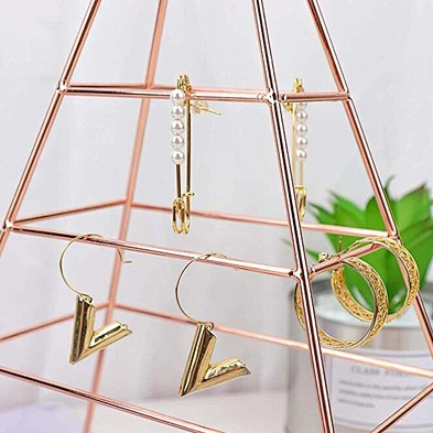 Rose Gold Jewelry Organizer Pyramid 4 Tier Jewelry Tower Decorative Metal Jewelry Holder Display With White Tray