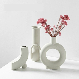 Wholesale Decoration Nordic Vase Ceramic White Pigment Burning Creative Gift Ceramic Vase For Home Decor