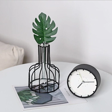 2020 amazon hot sale High quality Metal Frame Wrought Iron Flower Glass Vase Decorative metal wire flower vase For Home Decor